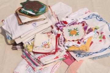 100 pieces lot of vintage kitchen linens, dish towels, potholders, tablecloths & napkins