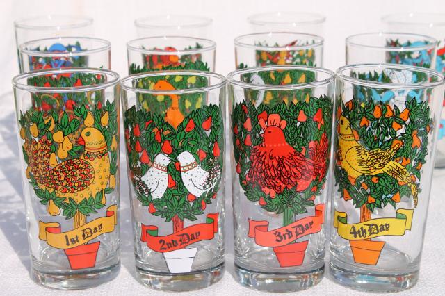 12 Days of Christmas Anchor Hocking set of drinking glasses, vintage holiday tableware