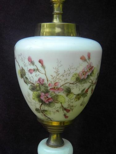 1930s or 1940s vintage flowered lamp, glass w/marble base