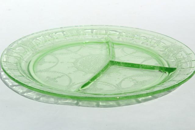 1930s vintage Anchor Hocking Cameo green depression glass grill plates, divided plate