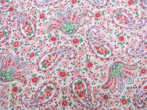 1930s vintage whole cloth tied quilt, floral print cotton fabric
