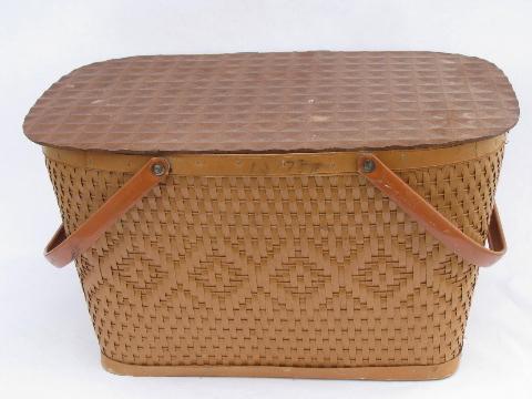 1940s - 50s vintage Red-Man label picnic basket hamper w/ metal handles