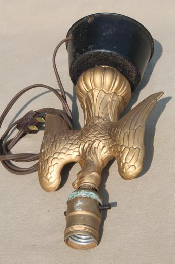 1940s vintage Federal eagle lamp w/ cast metal figure, patriotic Americana
