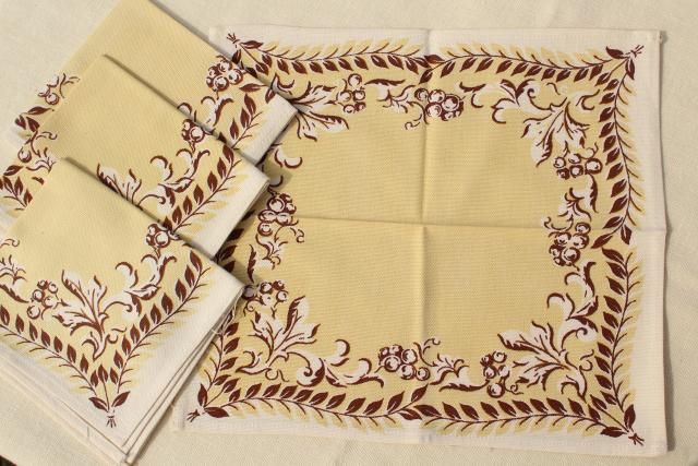 1940s vintage linens, print cotton kitchen tablecloth & napkins set, floral on creamy yellow