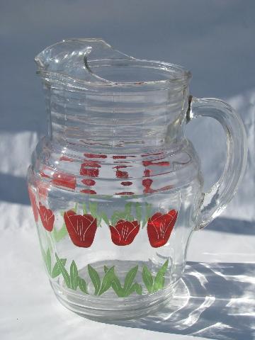 1950s swanky swigs vintage kitchen glass pitcher, red tulips!