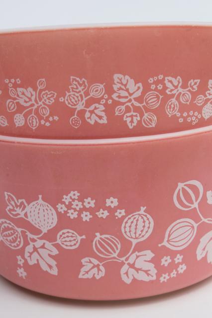 1950s vintage Pyrex pink & white gooseberry print, pint & quart casseroles