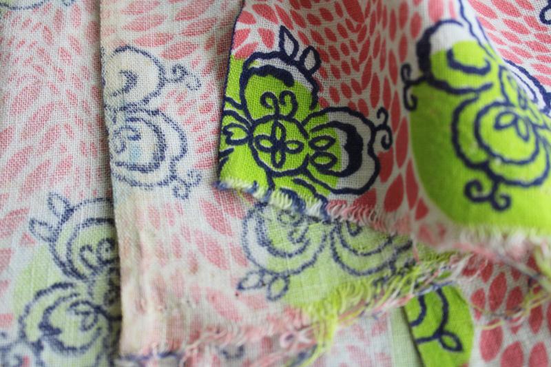 1950s vintage cotton feed sack fabric, mod pop art hypnotic print pink w/ dots