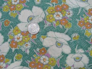 30s - 40s vintage cotton print dress material fabric, white poppies on green