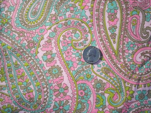 50s 60s vintage pink paisley cotton broadcloth fabric, pretty for aprons