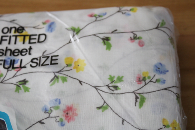 70s vintage bedding, sealed pkg full fitted bed sheet, girly floral print poly cotton fabric