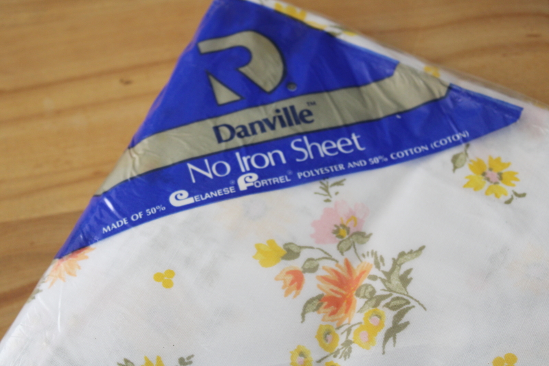 70s vintage bedding, sealed pkg full fitted bed sheet, retro floral print poly cotton fabric