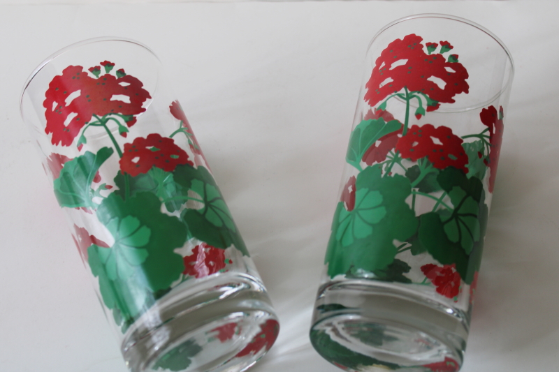 80s vintage Summer Fantasy red geranium floral print drinking glasses, tall tumblers