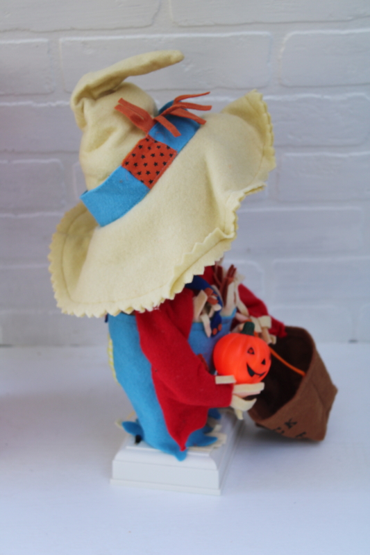 90s vintage creepy Halloween Kids scarecrow doll, animated animatronic moving figure Santas Best box