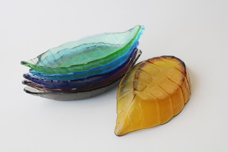 90s vintage pastels colored glass leaf shaped individual dishes mint in box