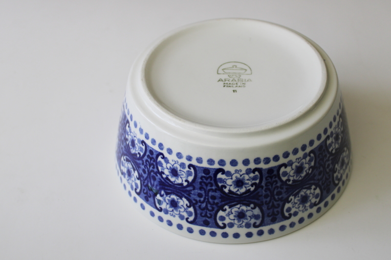 Ali pattern blue  white Arabia Finland vegetable bowl, mod vintage ceramic dish