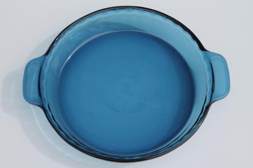 Anchor Hocking blue glass pie pan, 9 1/2 inch pie plate w/ scalloped edge