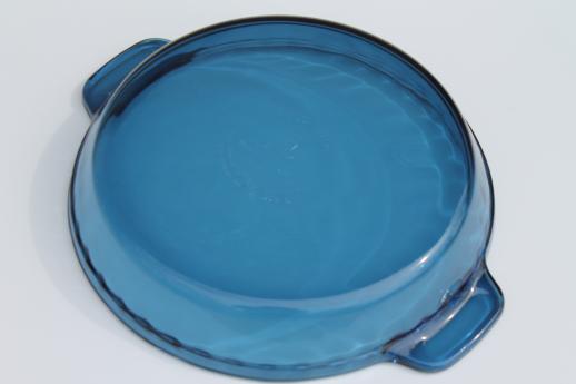 Anchor Hocking blue glass pie pan, 9 1/2 inch pie plate w/ scalloped edge