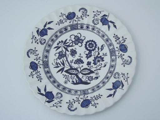 Blue Nordic J&G Meakin classic English china plates, blue and white onion