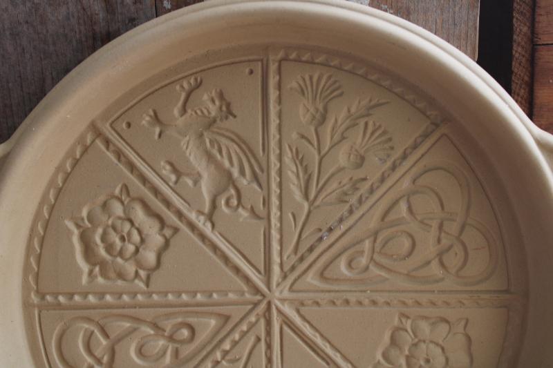 Brown Bag stoneware shortbread mold, emblems of Ireland, Scotland, Wales, England