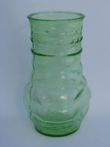 Catalonian art deco vintage pattern glass vase in green