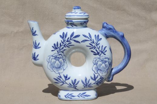 Chinese porcelain teapots, traditional style blue & white china tea pot lot
