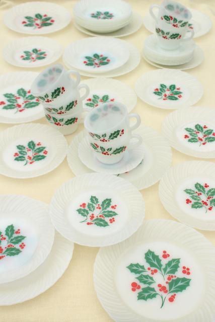 Christmas holly milk glass dishes, holiday dinnerware set for 8, vintage Crisa Mexico