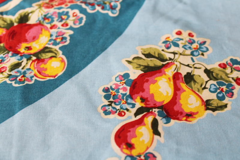 Daisy Kingdom Amys Apron print cotton panel cut  sew retro pinafore apron