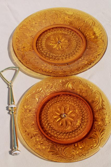 Daisy / sandwich pattern amber glass two tier tiered plate, vintage Tiara Indiana glass
