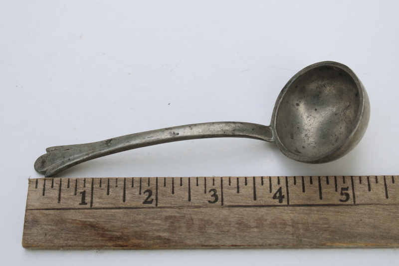 Early American colonial style metalware, vintage pewter sauce ladle, no hallmarks