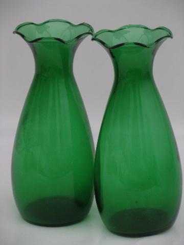 Forest Green Anchor Hocking label, two pairs of vintage glass vases