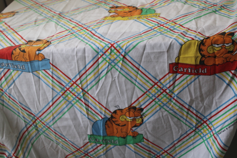 Garfield print poly blend twin bed sheet cutter fabric 80s 90s vintage