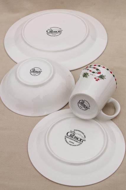 Gibson Festive Traditions Christmas holly pattern dinnerware set for 8