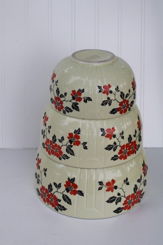 Hall Superior China red poppy pattern mixing bowls, 1940s vintage kitchen bowls nesting stack