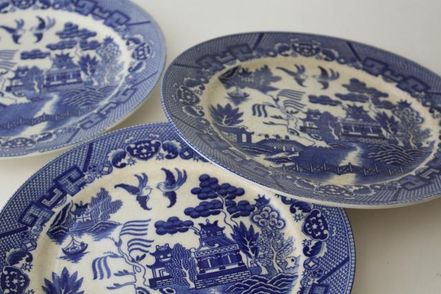 Japan blue willow pattern china dinner plates, vintage chinoiserie