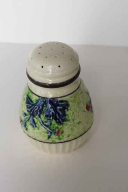 Made in Japan vintage majolica style sugar or salt shaker, tiny daisy or chrysanthemum