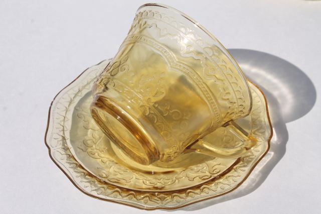 Madrid pattern vintage yellow depression glass tea cups & saucers set of 6