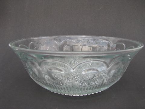 Manhattan vintage Hocking pattern glass salad bowl