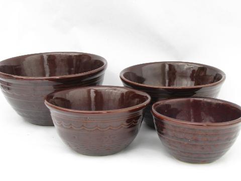 Marcrest daisy-dot nest of mixing bowls, vintage Western pottery