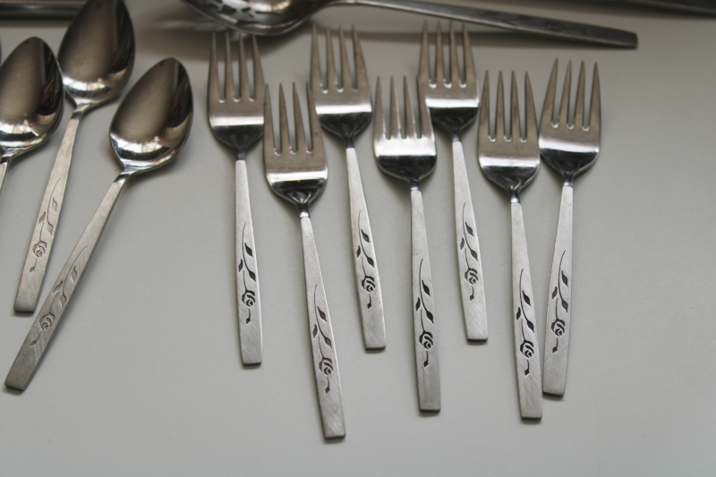 Oneidacraft Deluxe Stainless 1960s vintage Capistrano burnished rose pattern flatware