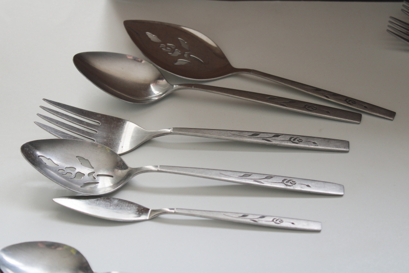 Oneidacraft Deluxe Stainless 1960s vintage Capistrano burnished rose pattern flatware