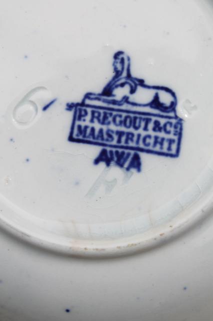 Petrus Regout Maastricht Holland old stick spatter Delft flow blue & white china tea saucer bowl