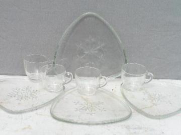 Snowflakes pattern vintage glass snack sets