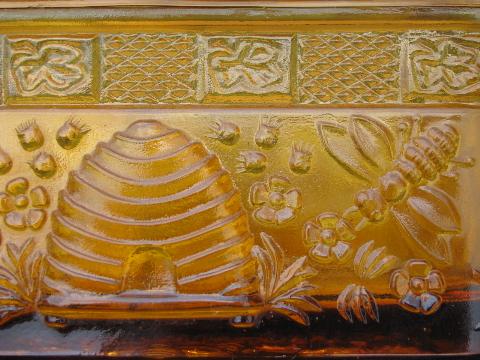 Tiara amber glass comb honey dish, covered beehive box w/ bees