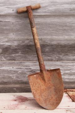 WWI vintage army trench shovel, antique trenching tool, small spade w/ wood handle