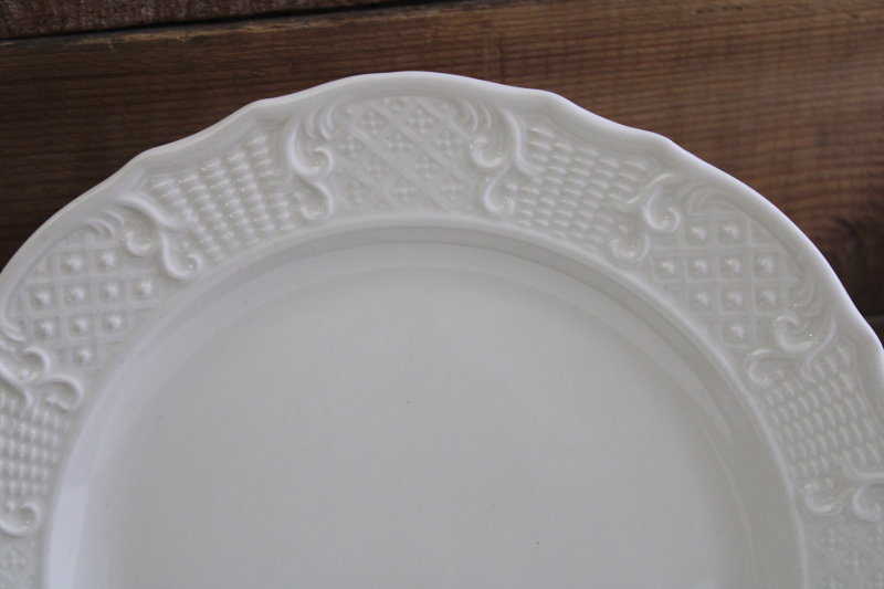 Washington Colonial vintage Vogue china dinner plates, all white creamware w/ embossed border