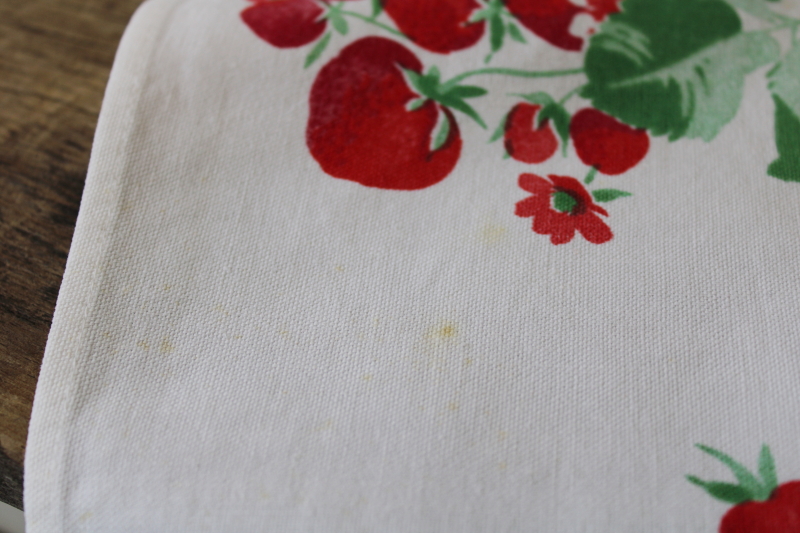 Wilendure cotton tablecloth w/ red strawberries fruit print, mid-century vintage