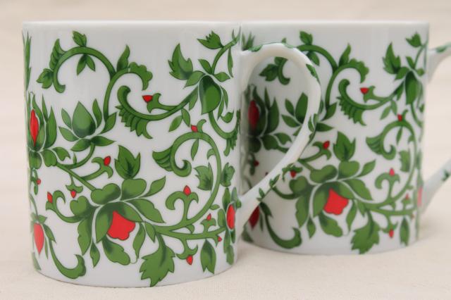Williams Sonoma holiday coffee mugs set, vintage Japan ceramic cups green vines w/ red