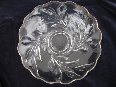 Willow or Oleander, vintage Indiana glass console flower bowl or fruit centerpiece