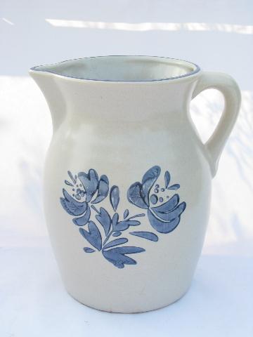 Yorktowne Pfaltzgraff blue & white stoneware pottery pitcher