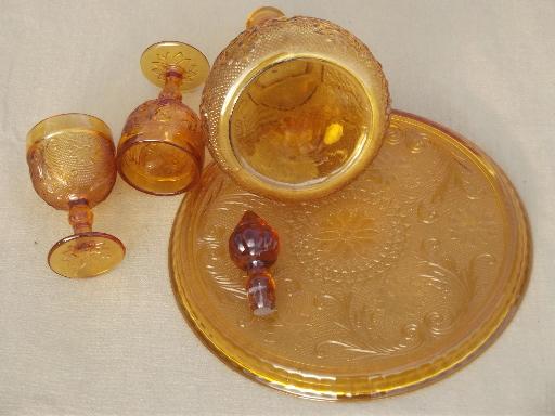 amber glass decanter set goblets & tray, Tiara sandwich daisy pattern